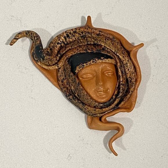 VTG Art to Wear Brooch Mexican Hand tooled Soft Leather Profile,Face, Pin,Ethnic - Picture 1 of 7